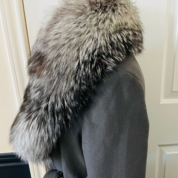 Elie Tahari Women's Sasha Wool Wrap Coat with Real Fur Collar like new Xlarge - Picture 6 of 16